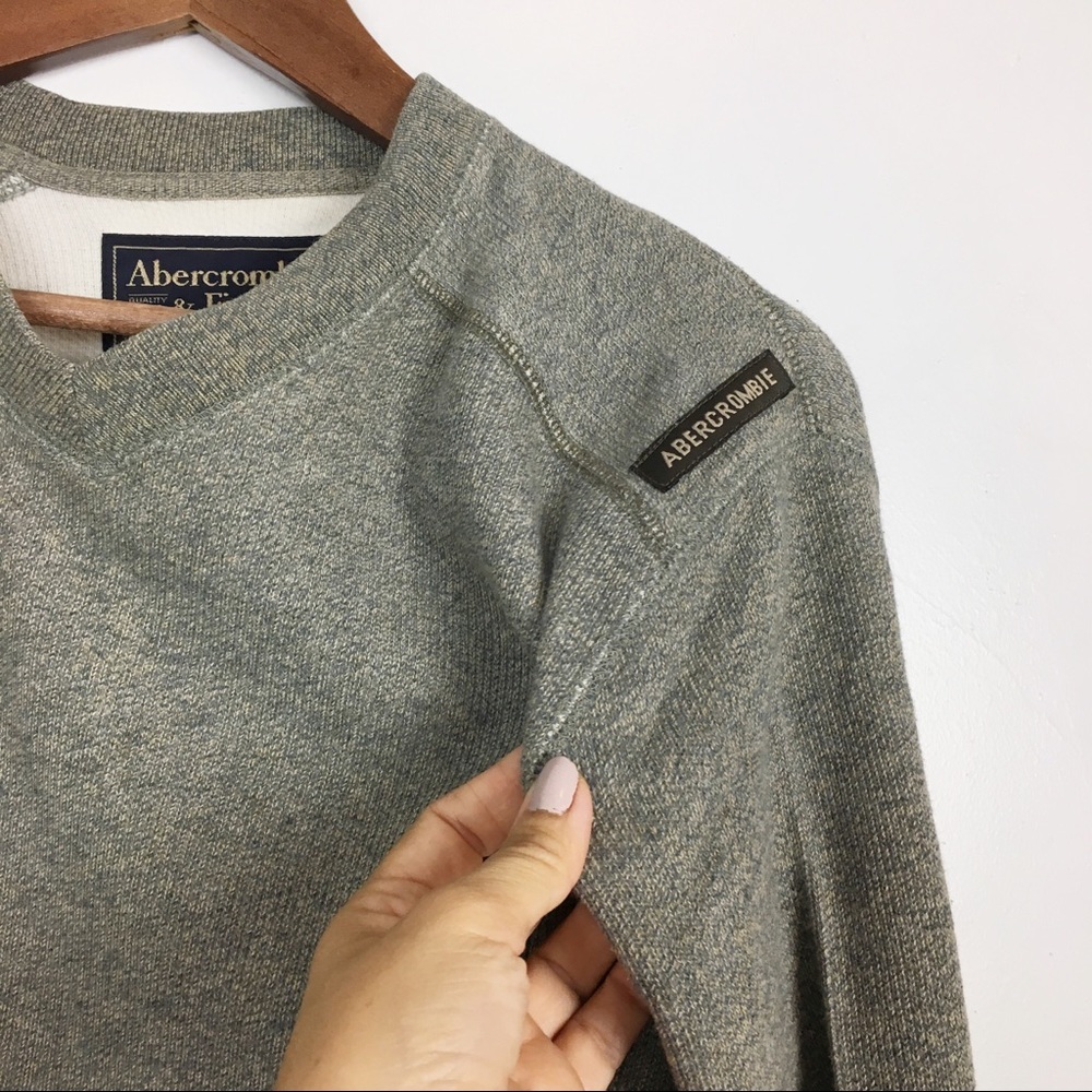 Abercrombie & Fitch sweater